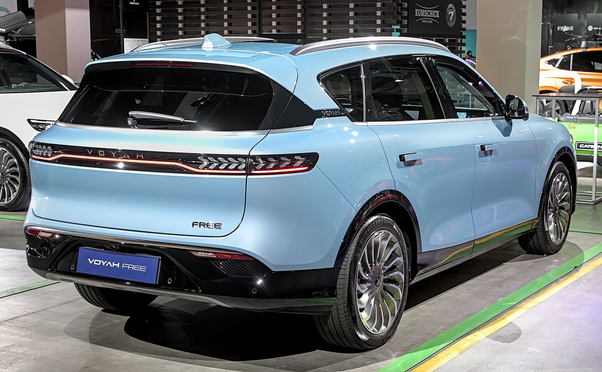Voyah Free, rear three-quarter view