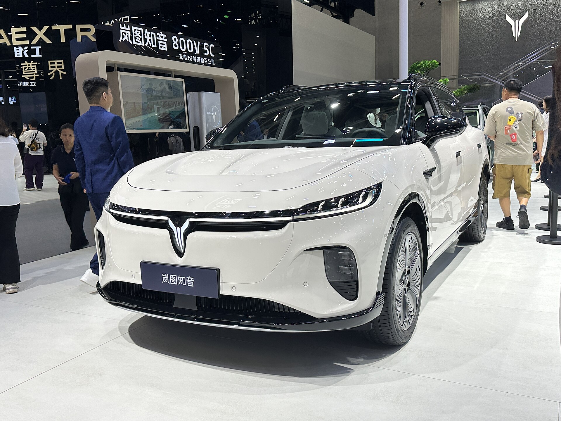 Voyah Courage electric SUV