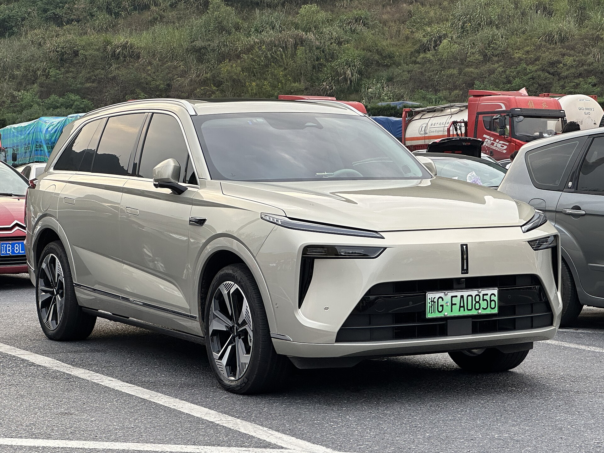 WEY Lanshan full-size SUV, side view