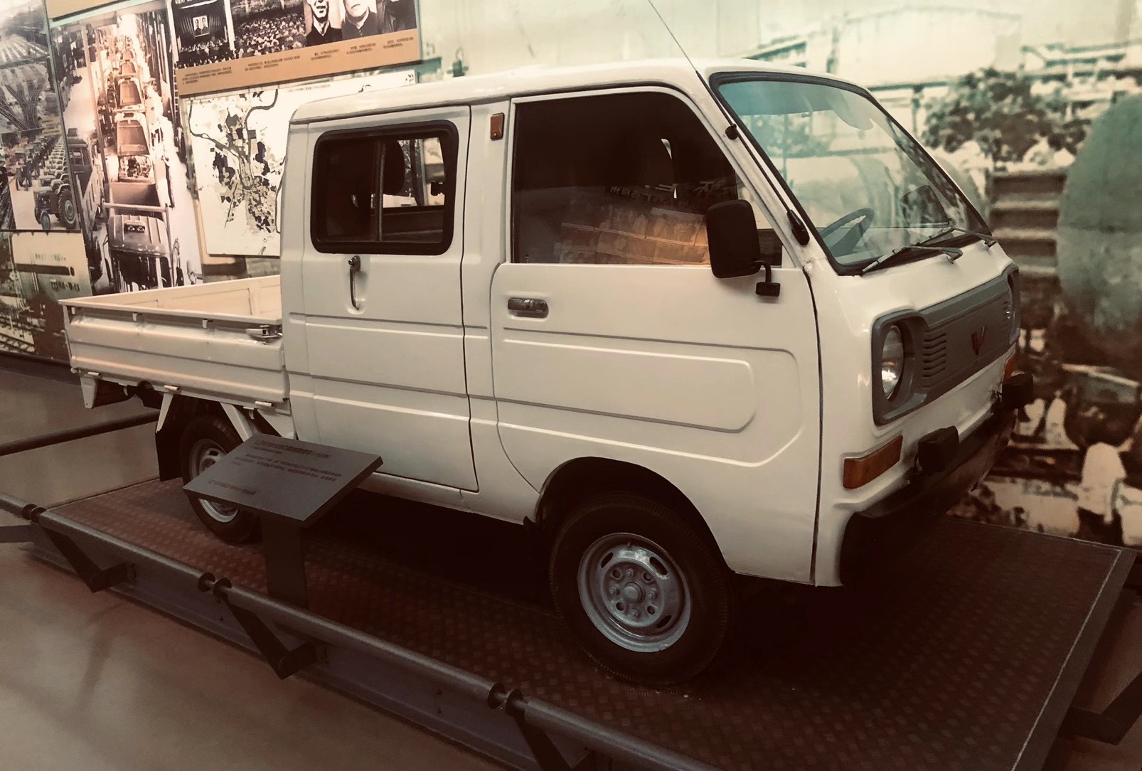 Wuling LZ110 microvan