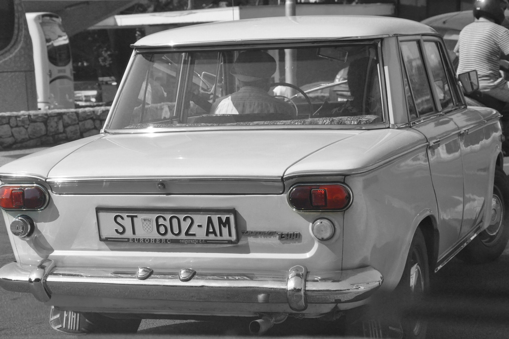 Zastava 1300 saloon