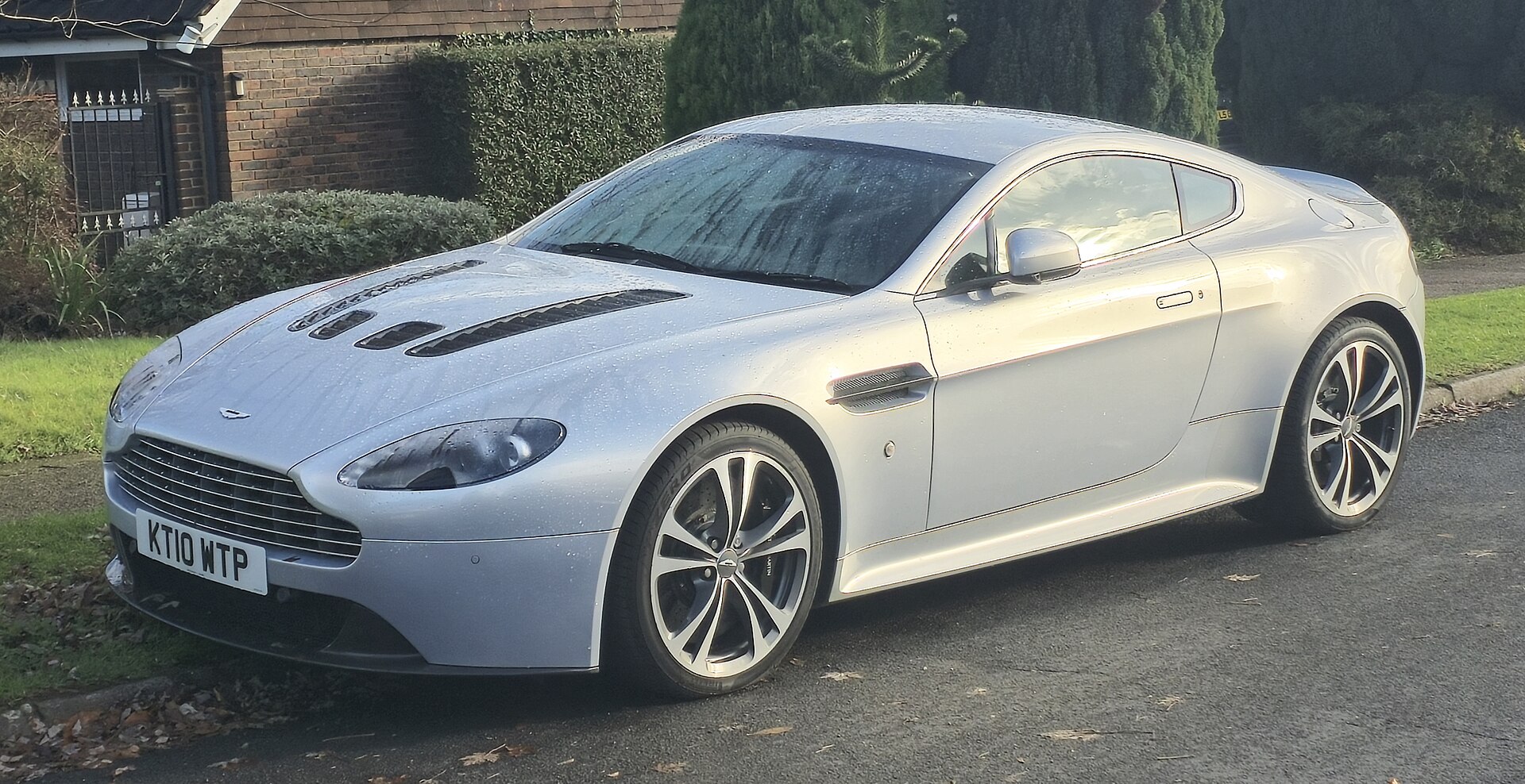 Aston Martin Vantage