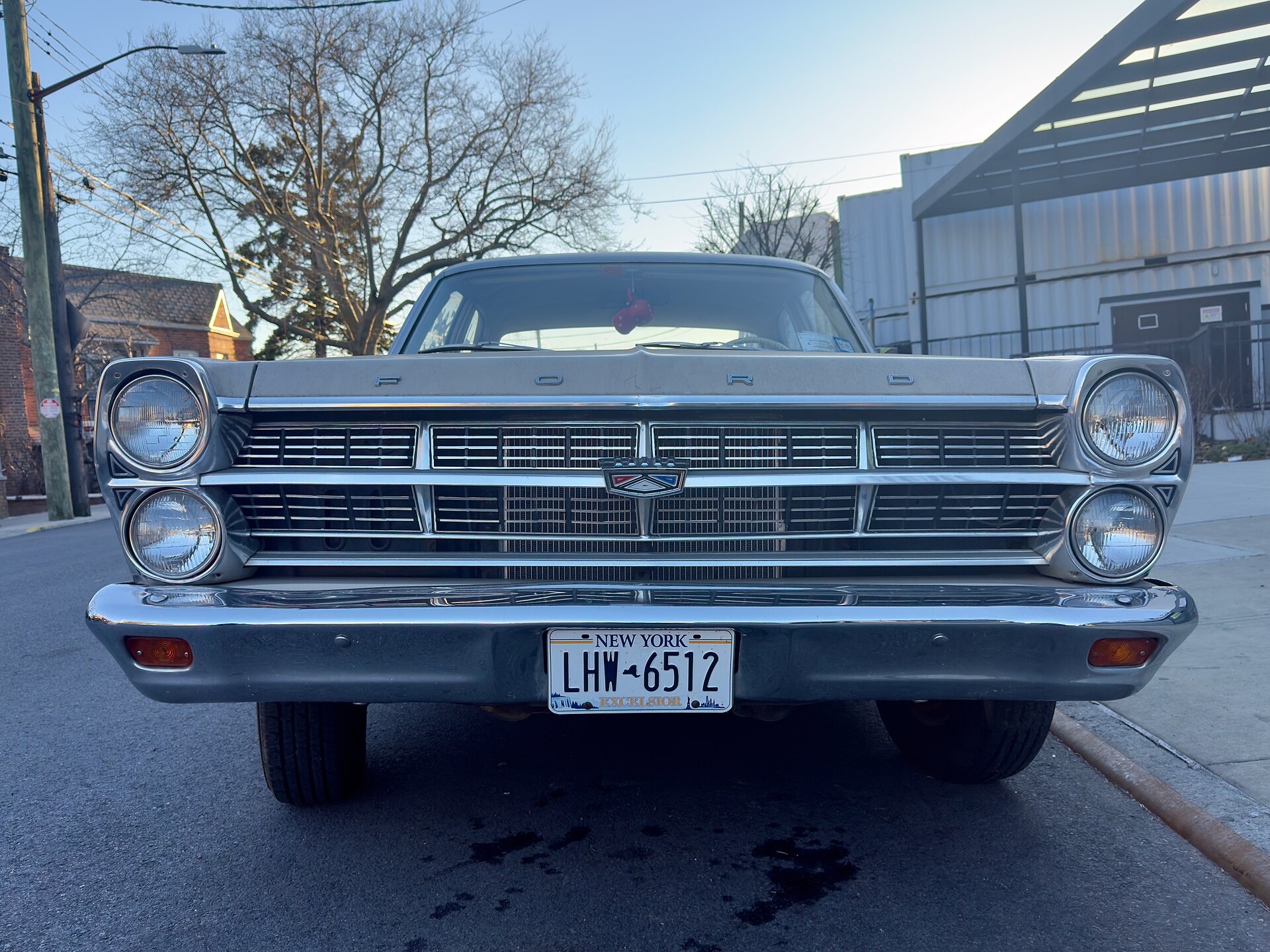 Ford Fairlane V