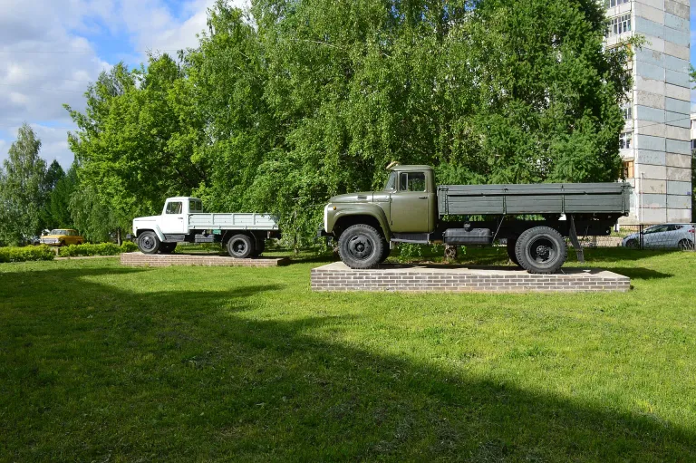 GAZ-3307