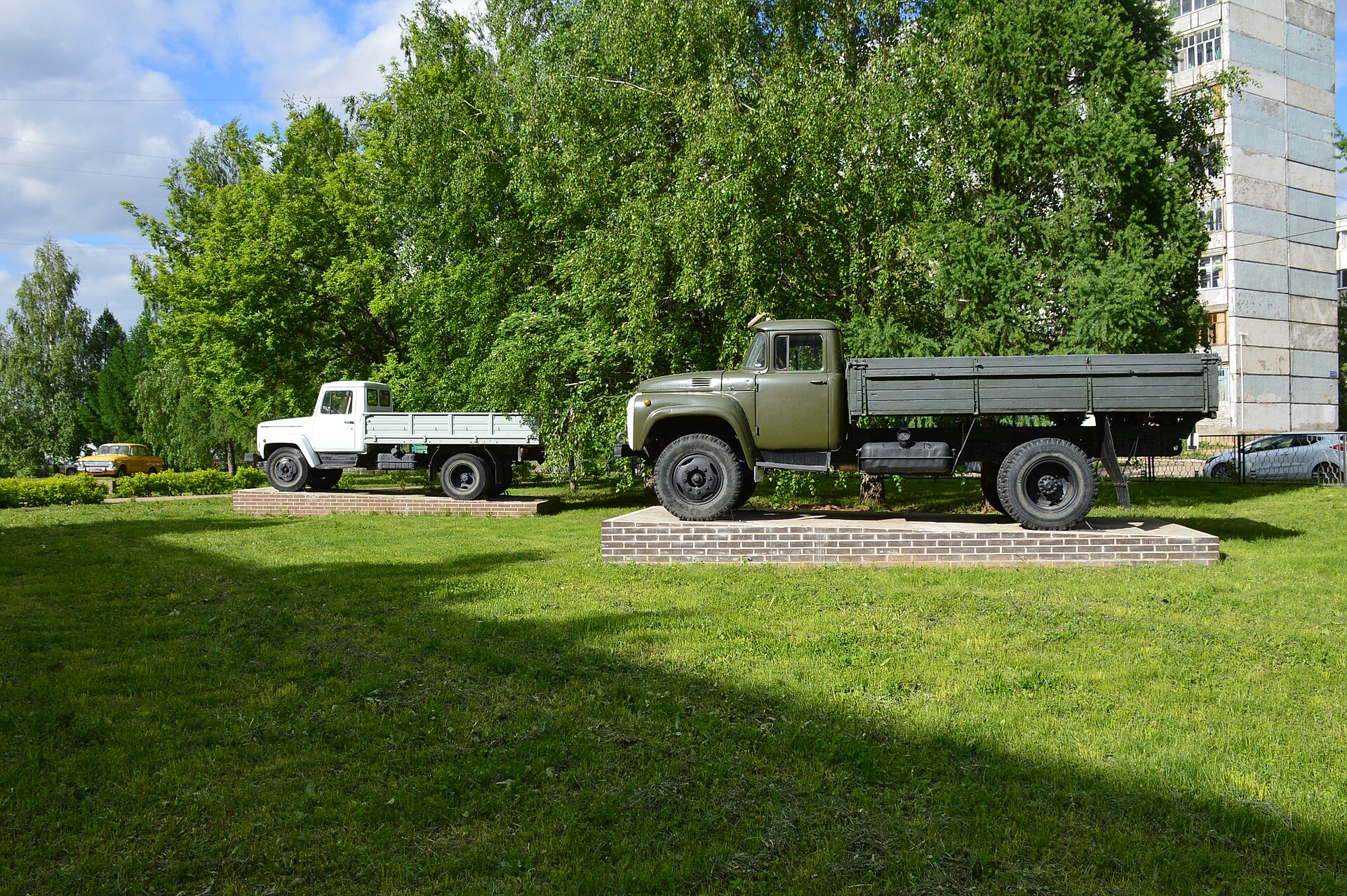 GAZ-3307