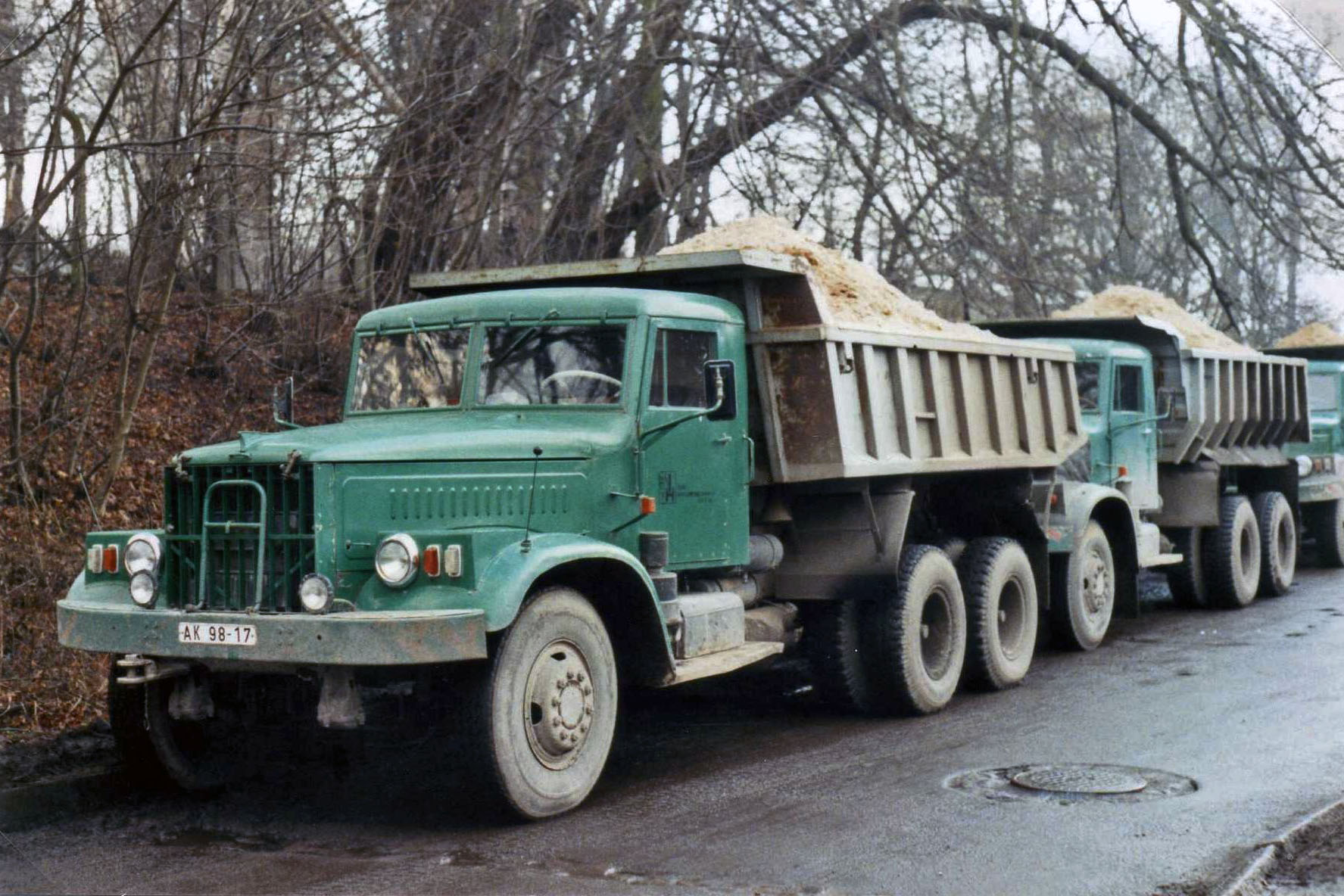 KrAZ-256