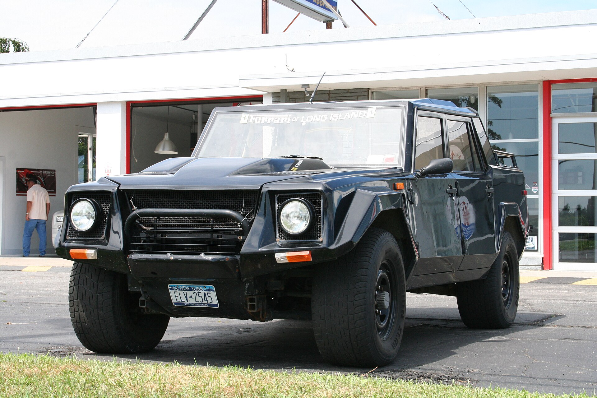 Lamborghini LM002