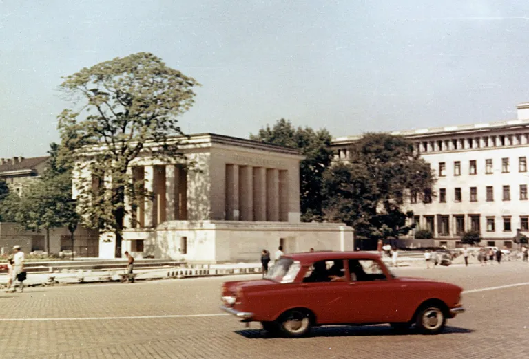 Moskvich-408