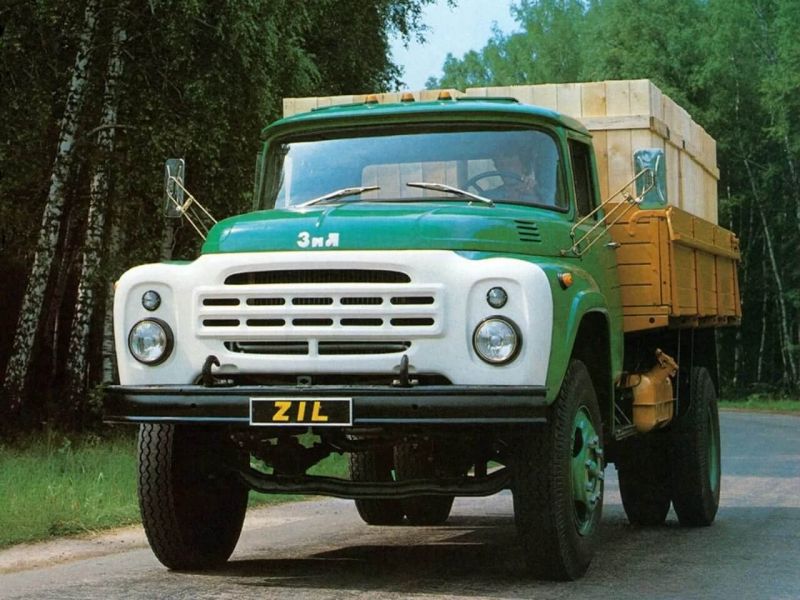 Front view of ZIL-130